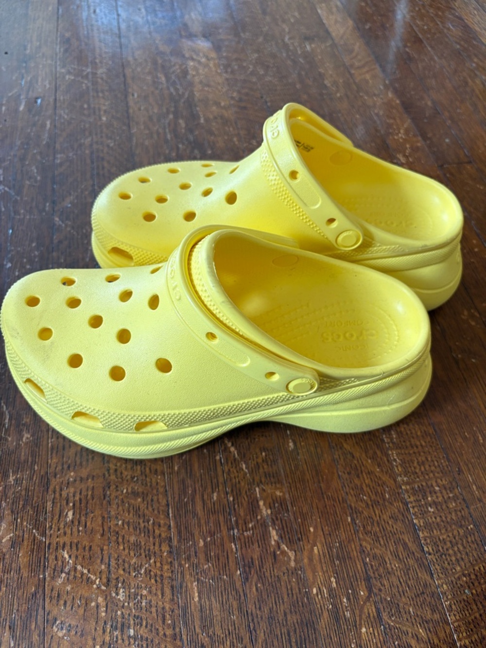 CROCS Womens Classic Bae Platform Clog in Yellow / W size 9